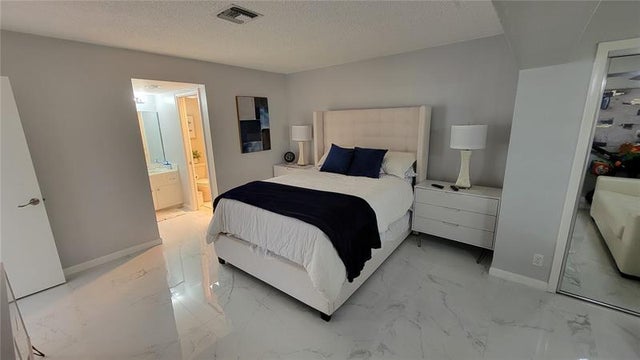 4 of 25 - 1801 Presidential Way D202, West Palm Beach, FL