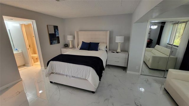 5 of 25 - 1801 Presidential Way D202, West Palm Beach, FL