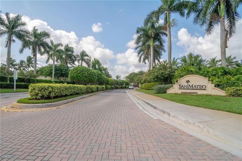 2560 Cordoba Bnd 2560, Weston