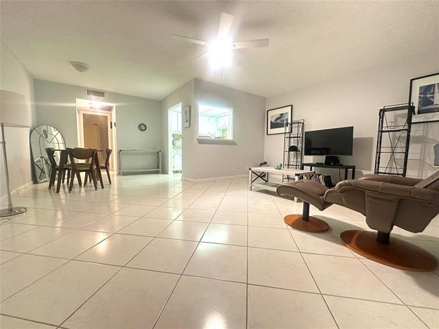 4007 Ellesmere A 4007, Deerfield Beach