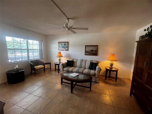 2 of 30 - 2050 39th St 209w, Lighthouse Point, FL