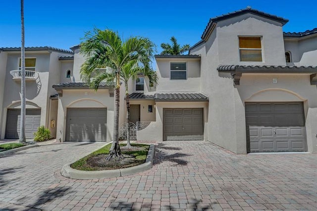 2 of 37 - 1900 Oceanwalk Ln 115, Pompano Beach, FL