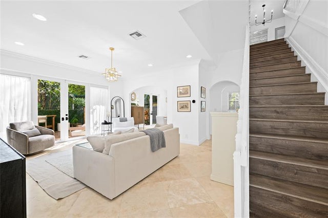 4 of 36 - 920 Sw 8th St, Fort Lauderdale, FL