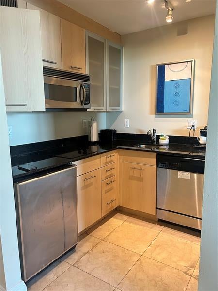 3 of 7 - 2670 E Sunrise Blvd 332, Fort Lauderdale, FL