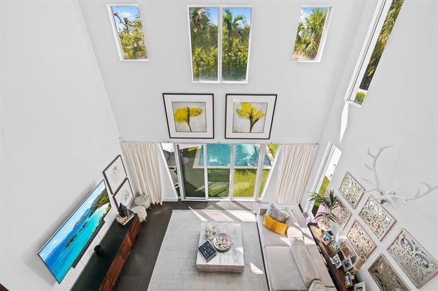 4 of 34 - 1223 Ne 14th Ave, Fort Lauderdale, FL