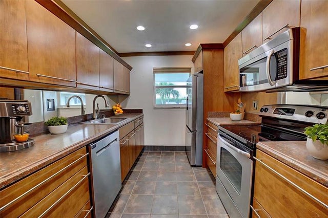 3 of 25 - 100 Golfview Terrace 114, Boynton Beach, FL