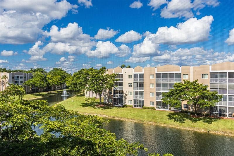 9537 Weldon Cir 404, Fort Lauderdale