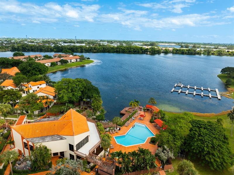 102 Liberty Ct 102, Deerfield Beach