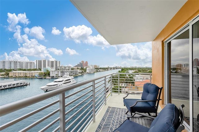 2 of 20 - 2900 Ne 30th St 7h, Fort Lauderdale, FL