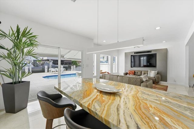 5 of 18 - 4331 W Tradewinds Ave B, Fort Lauderdale, FL