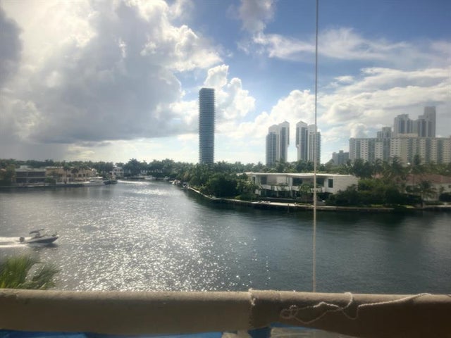 19667 Turnberry Way 4j, Miami