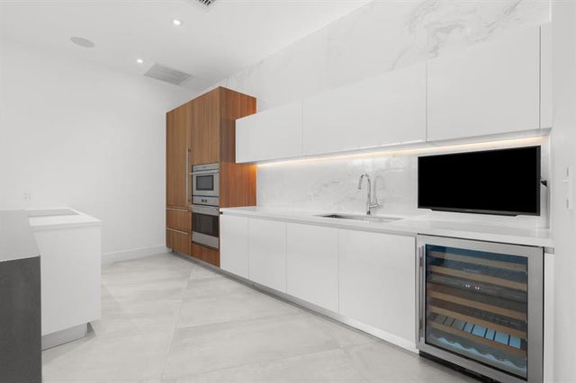 3 of 49 - 701 N Fort Lauderdale Beach Blvd 214, Fort Lauderdale, FL