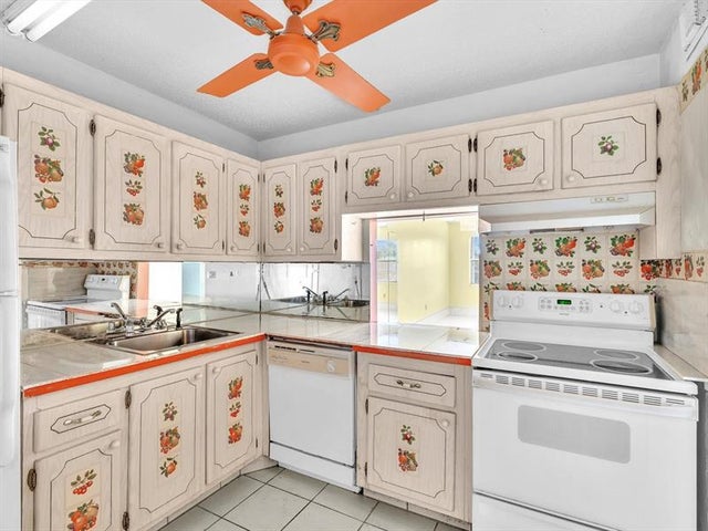 4 of 28 - 1516 S Lakeside Dr 317, Lake Worth, FL