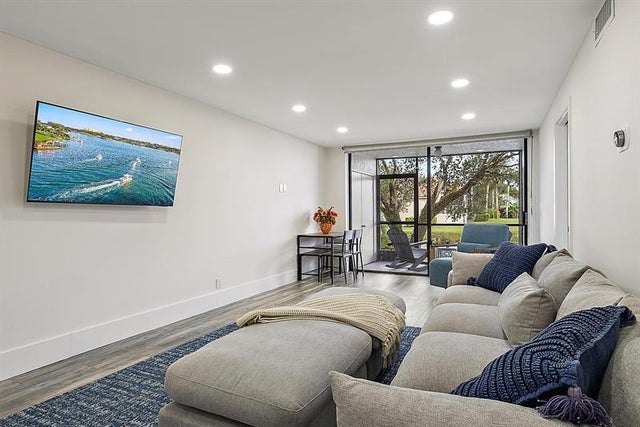 3 of 28 - 6928 Briarlake 102, Palm Beach Gardens, FL