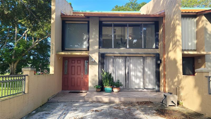 721 E Coco Plum Cir 5, Plantation