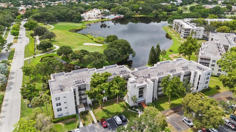 9470 Poinciana Pl 103, Davie