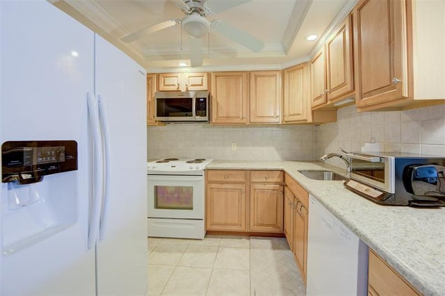 4 of 55 - 305 N Pompano Beach Blvd 1003, Pompano Beach, FL