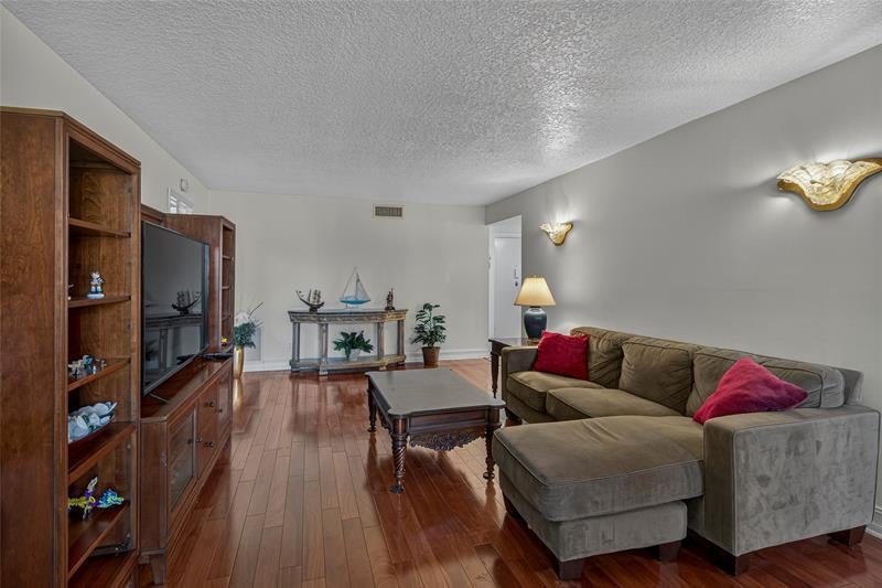 4702 Fountains Dr 205, Lake Worth