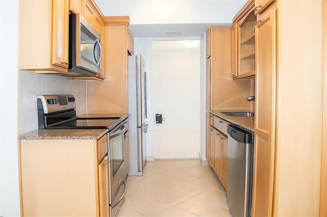 5 of 28 - 4330 Hillcrest Dr 506, Hollywood, FL