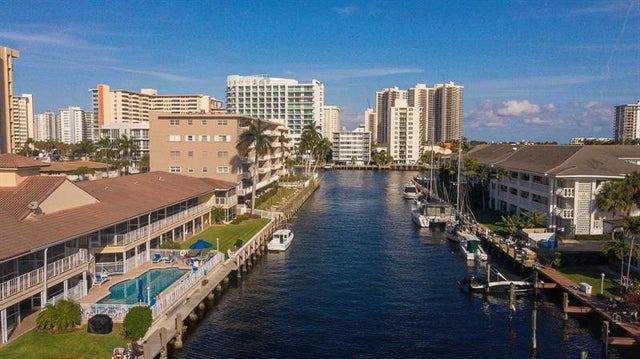 4 of 30 - 2864 Ne 33rd Ct 202, Fort Lauderdale, FL