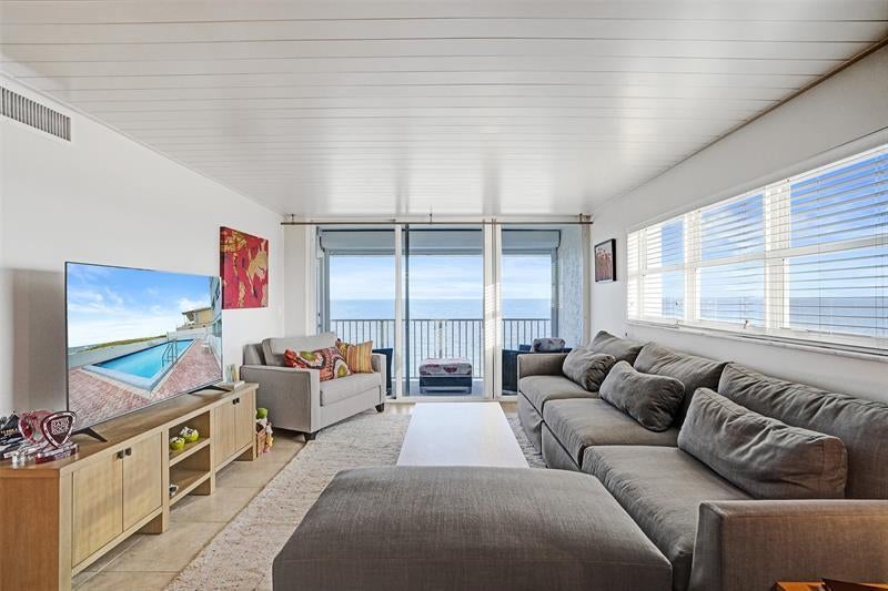 Photo of Listing #F10535997