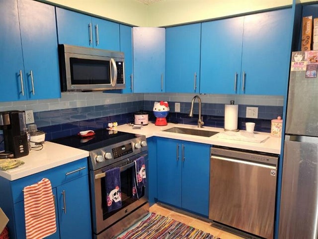 2 of 5 - 22 Sw 9th St, Hallandale, FL