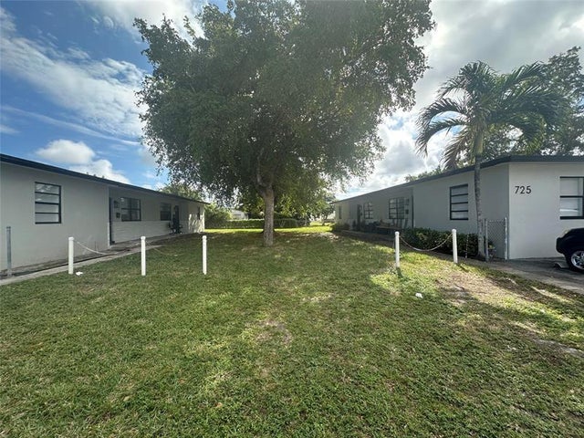 4 of 19 - 721 Nw 1st Ct, Hallandale, FL
