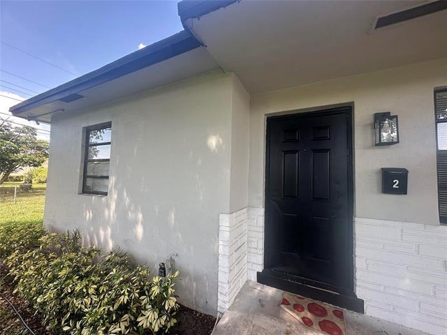 4 of 23 - 725 Nw 1st Ct, Hallandale, FL
