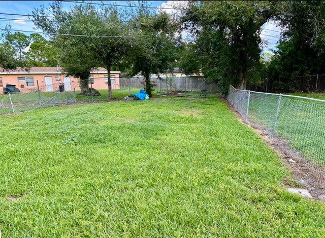 3 of 11 - 6602 Palomar Pkwy, Fort Pierce, FL