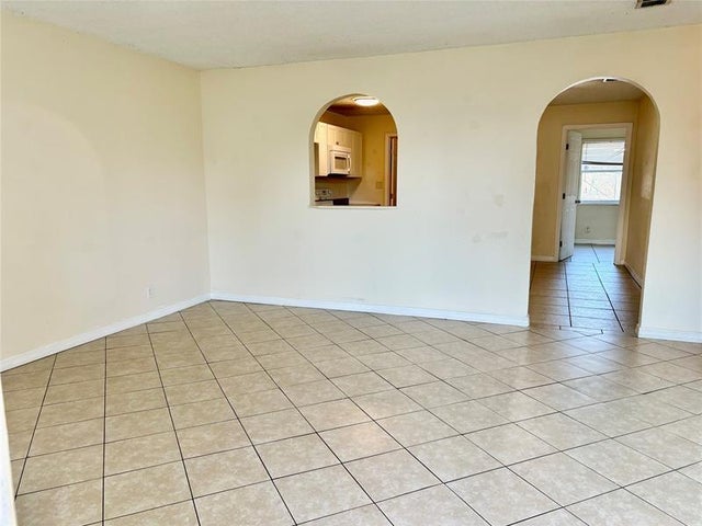 5 of 11 - 6602 Palomar Pkwy, Fort Pierce, FL