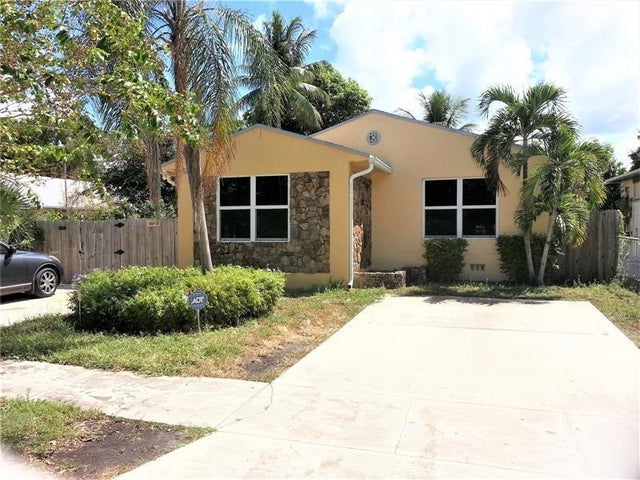 1 of 15 - 1123 N 17th Ave, Hollywood, FL