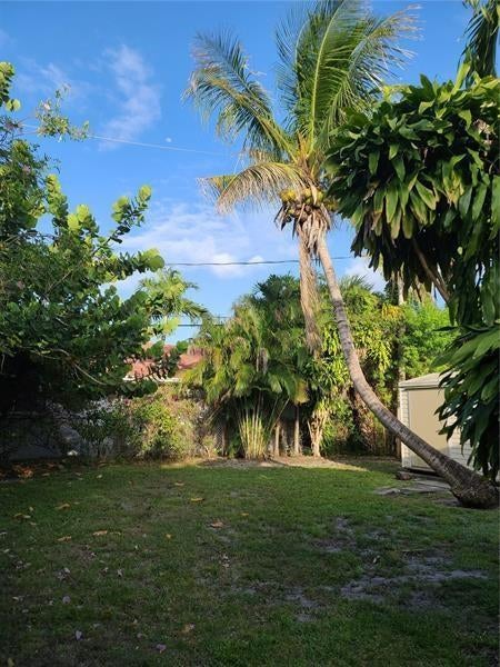 4 of 15 - 1123 N 17th Ave, Hollywood, FL