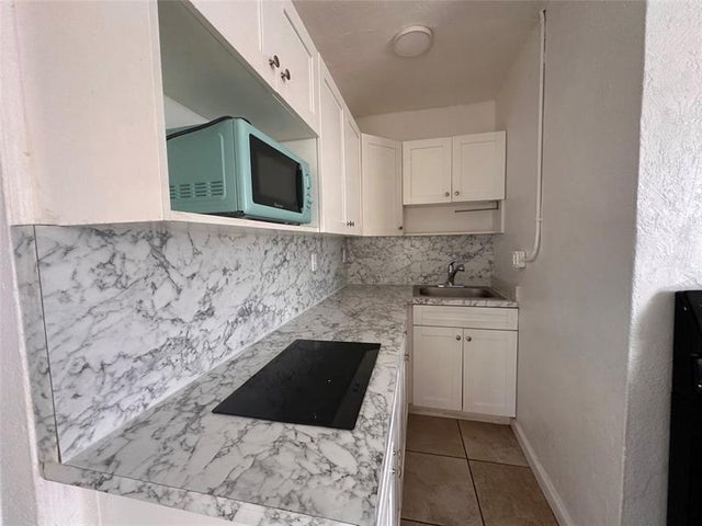 5 of 16 - 728 Sw 6th St, Dania, FL