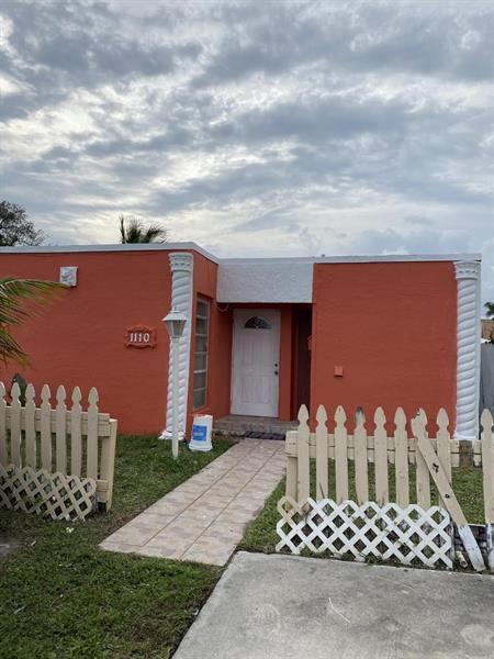 2 of 19 - 1110 S 29th Ave, Hollywood, FL