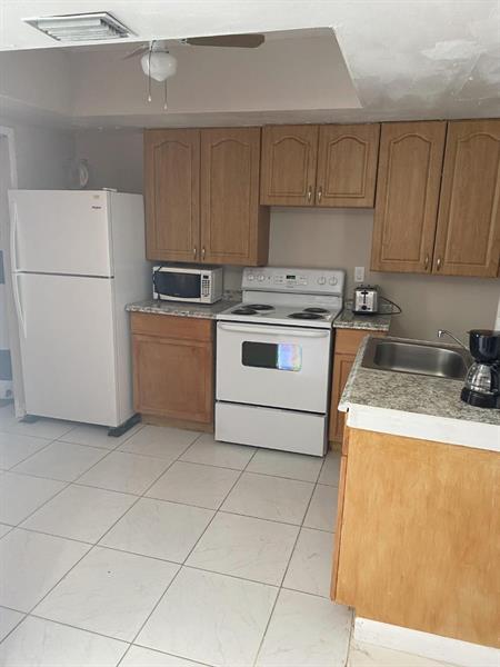 3 of 19 - 1110 S 29th Ave, Hollywood, FL