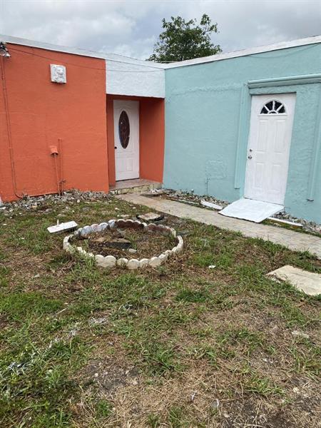 4 of 19 - 1110 S 29th Ave, Hollywood, FL