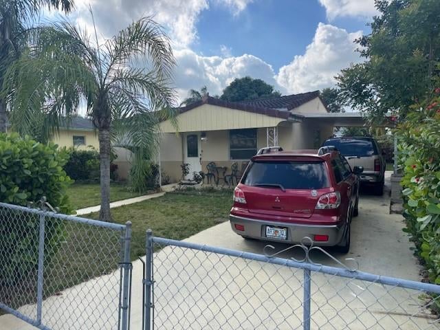 2 of 23 - 2318 Coolidge St, Hollywood, FL