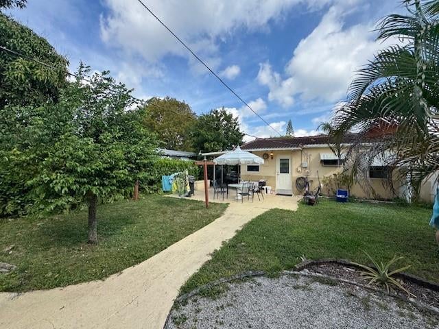 4 of 23 - 2318 Coolidge St, Hollywood, FL