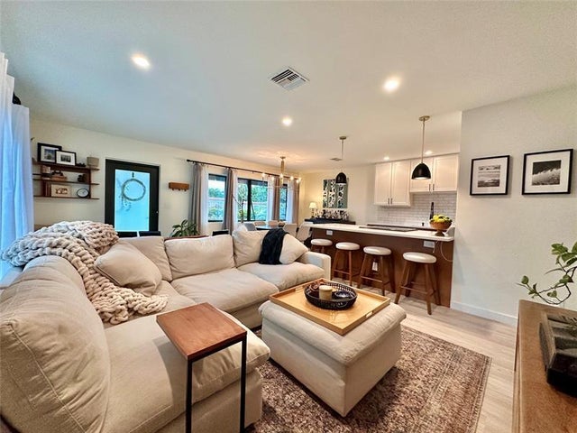 1 of 32 - 501 Nw 25th St, Wilton Manors, FL