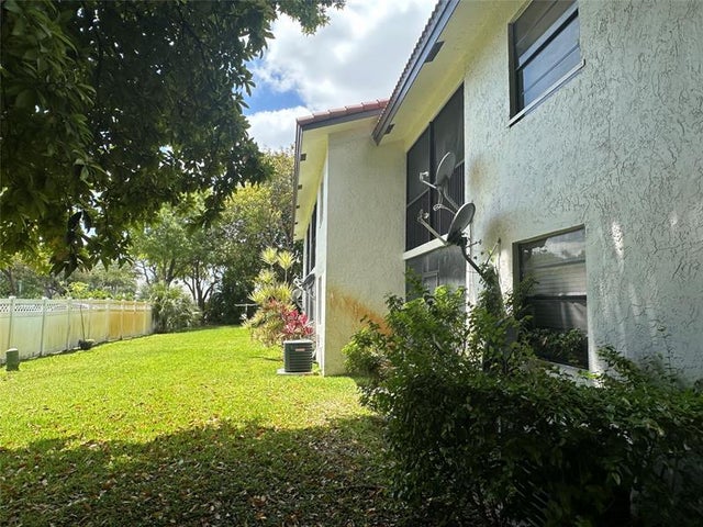 4 of 26 - 11676-11690 Nw 45th St, Coral Springs, FL