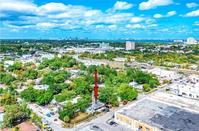 2 of 4 - 321 Ne 75th St, Miami, FL