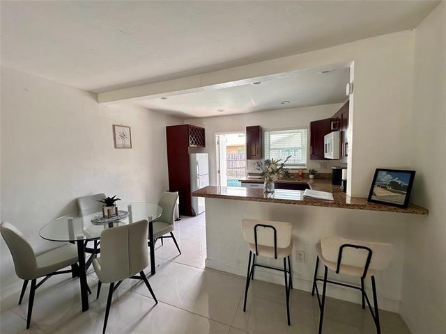 5 of 25 - 5411 Ne 22nd Ter, Fort Lauderdale, FL