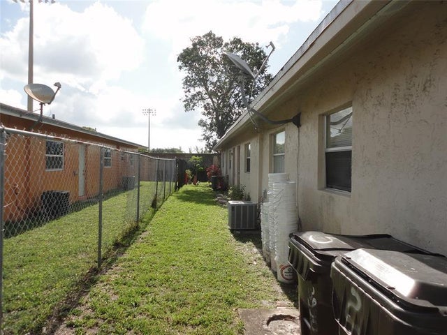 5 of 17 - 3990 Nw 30th Ter, Lauderdale Lakes, FL