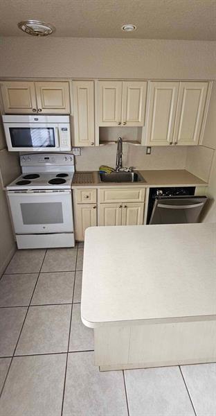 4 of 14 - 309 Se 23rd Ave, Pompano Beach, FL