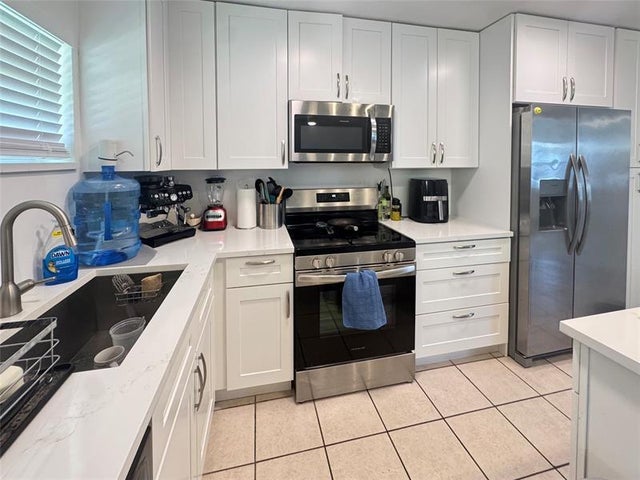 5 of 34 - 151 Sw 15th St, Pompano Beach, FL