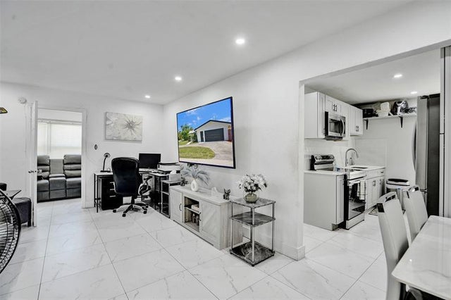 4 of 25 - 623 Nw 11th Ave, Fort Lauderdale, FL