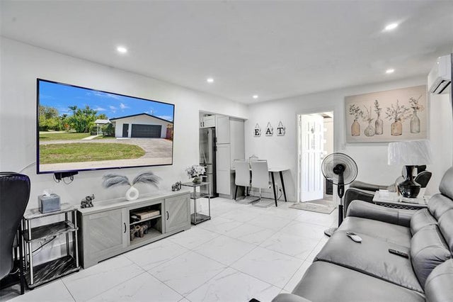 5 of 25 - 623 Nw 11th Ave, Fort Lauderdale, FL
