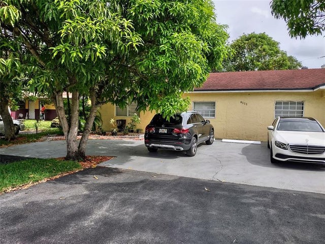 4 of 18 - 6111 Sw 32nd St, Miramar, FL