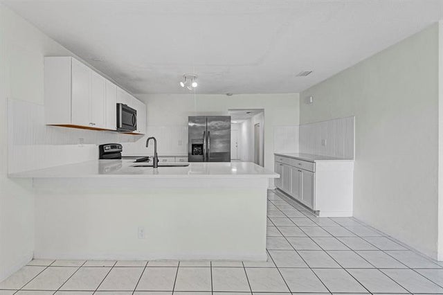3 of 42 - 8160-8170 Nw 40th St, Coral Springs, FL