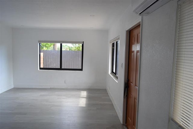 4 of 27 - 920 Nw 8th Ave, Pompano Beach, FL